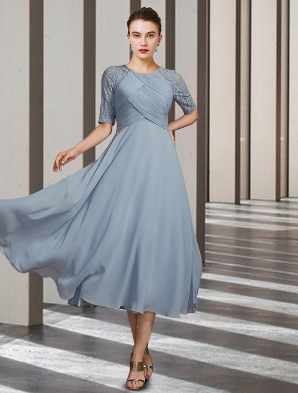 Abito da madre della sposa a trapezio, elegante, con scollo gioiello, lunghezza tè, in chiffon, pizzo, maniche corte con arricciature